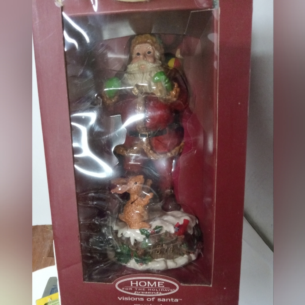 1874 Visions of Santa Musical Ceramic Figurine NIB